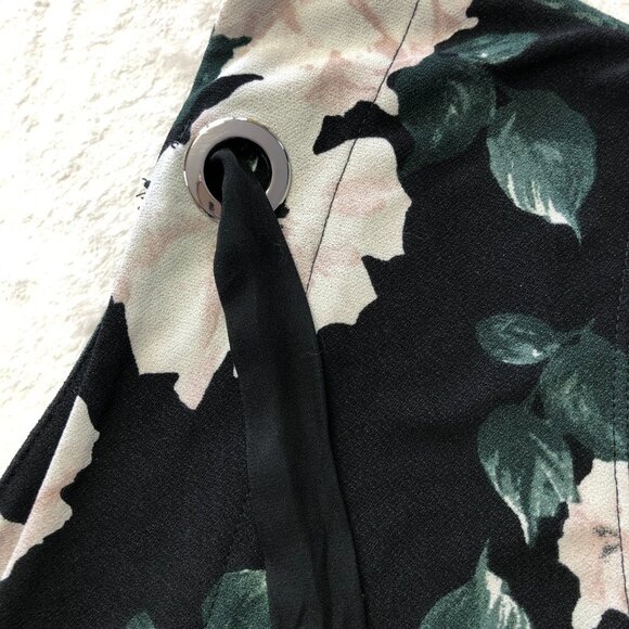 Floral Sleeveless Deep V Neck Blouse Top - Picture 5 of 8